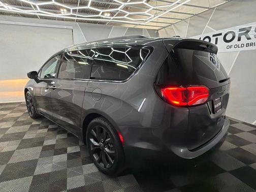 Gray 2020 Chrysler Pacifica Touring