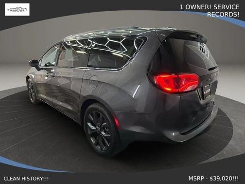 Gray 2020 Chrysler Pacifica Touring