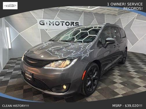 Gray 2020 Chrysler Pacifica Touring