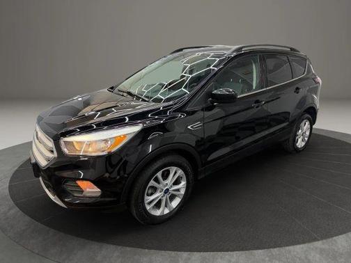 Black 2017 Ford Escape SE
