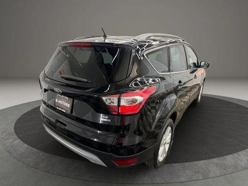 Black 2017 Ford Escape SE