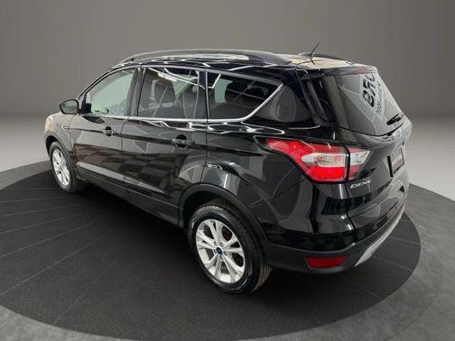 Black 2017 Ford Escape SE