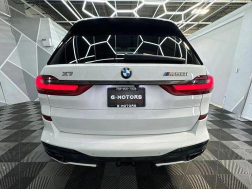 2022 BMW X7 M50i