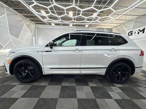 2024 Volkswagen Tiguan 2.0T SE R-Line Black