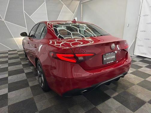 2017 Alfa Romeo Giulia Base