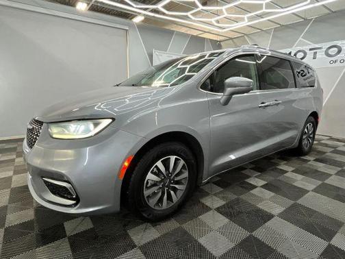 2021 Chrysler Pacifica Touring-L