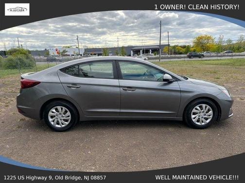 Gray 2019 Hyundai ELANTRA SE