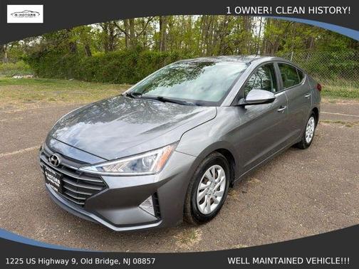 Gray 2019 Hyundai ELANTRA SE