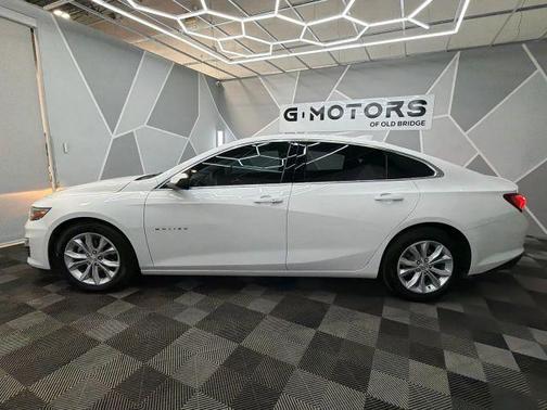 White 2022 Chevrolet Malibu LT
