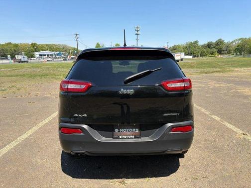 Black 2017 Jeep Cherokee Sport