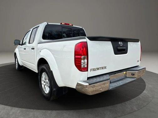 White 2021 Nissan Frontier SV