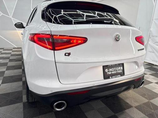 2021 Alfa Romeo Stelvio Base