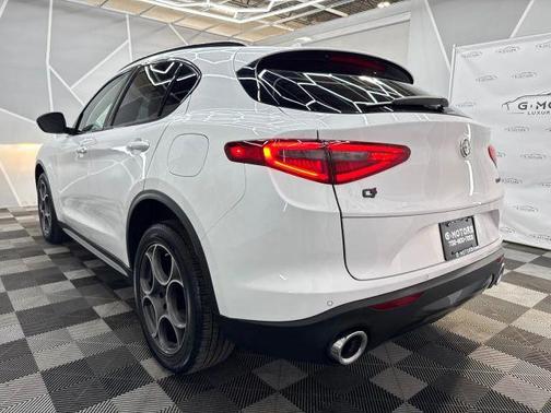 2021 Alfa Romeo Stelvio Base