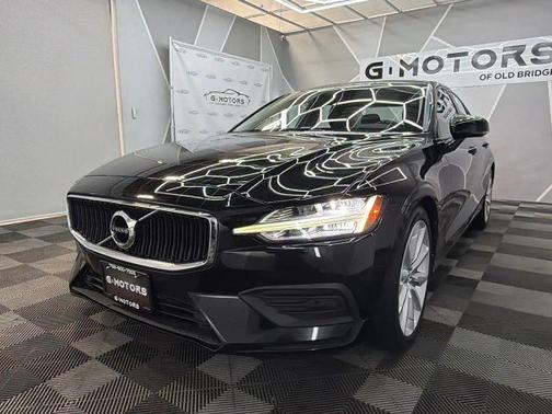 2020 Volvo S60 T6 Momentum