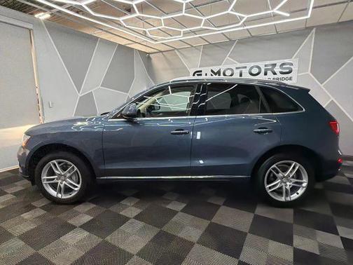 Utopia Blue Metallic 2017 Audi Q5 2.0T Premium Plus