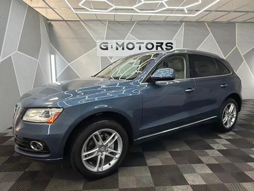 Utopia Blue Metallic 2017 Audi Q5 2.0T Premium Plus