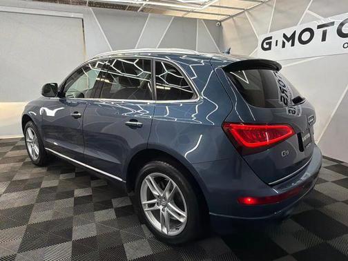 Utopia Blue Metallic 2017 Audi Q5 2.0T Premium Plus