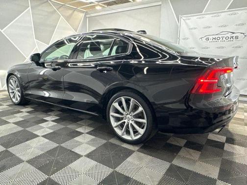 2020 Volvo S60 T6 Momentum