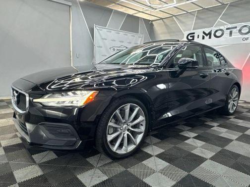 2020 Volvo S60 T6 Momentum