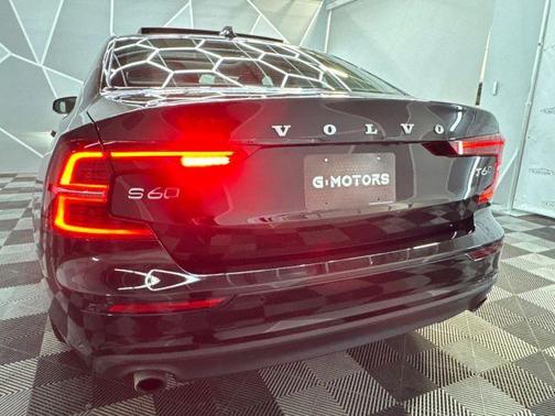 2020 Volvo S60 T6 Momentum