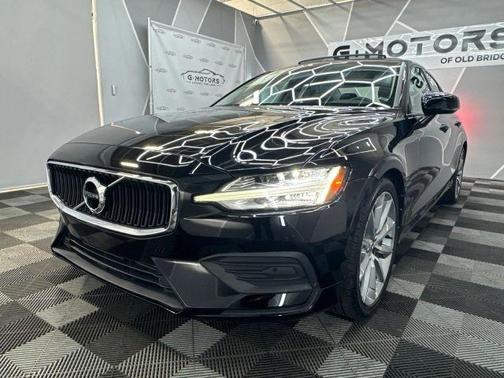 2020 Volvo S60 T6 Momentum