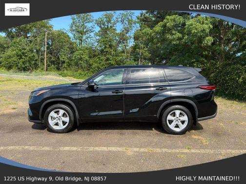 Black 2021 Toyota Highlander LE