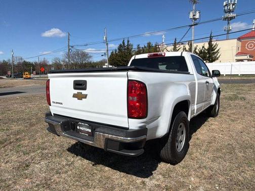 White 2019 Chevrolet Colorado WT
