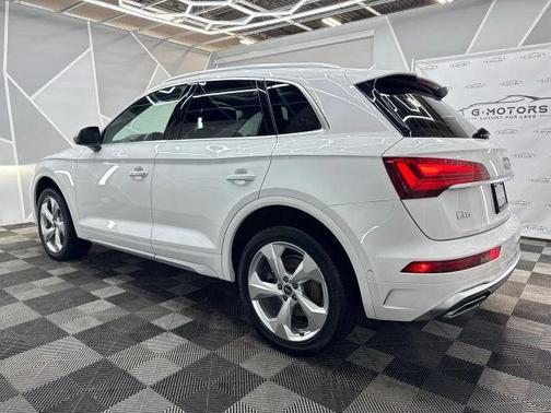 2022 Audi Q5 45 S line quattro Premium