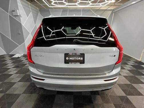 2017 Volvo XC90 T6 Momentum