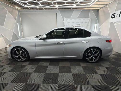Silver 2018 Alfa Romeo Giulia Ti