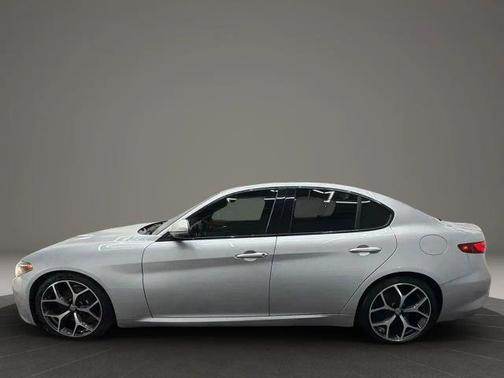 Silver 2018 Alfa Romeo Giulia Ti