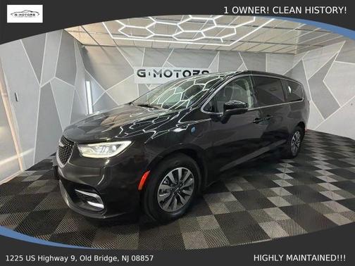 Black 2023 Chrysler Pacifica Hybrid Touring L