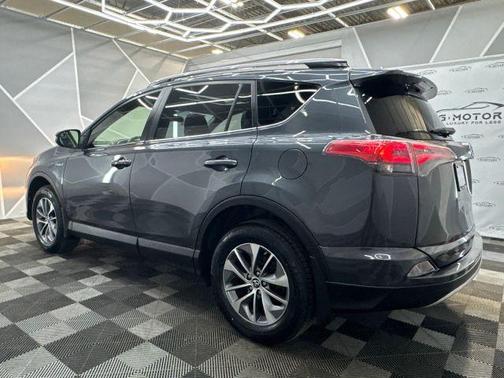 2018 Toyota RAV4 Hybrid XLE