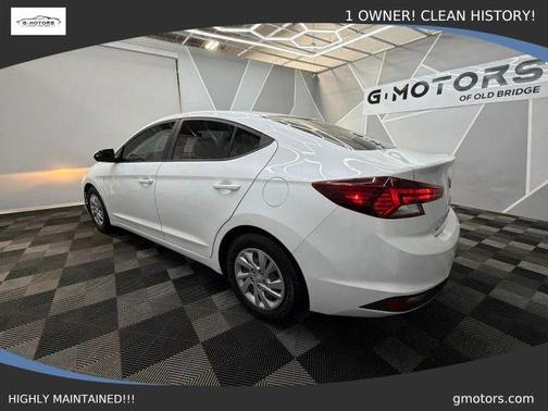 White 2020 Hyundai ELANTRA SE