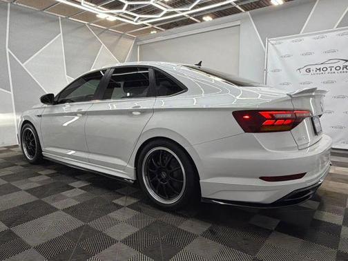 Pure White 2019 Volkswagen Jetta 1.4T R-Line