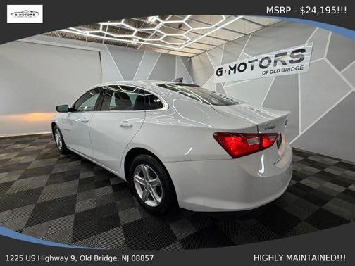 White 2020 Chevrolet Malibu 1FL
