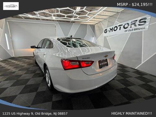 White 2020 Chevrolet Malibu 1FL