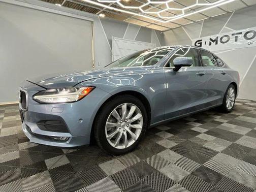 2017 Volvo S90 T6 Momentum