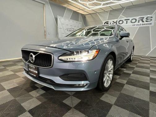 2017 Volvo S90 T6 Momentum