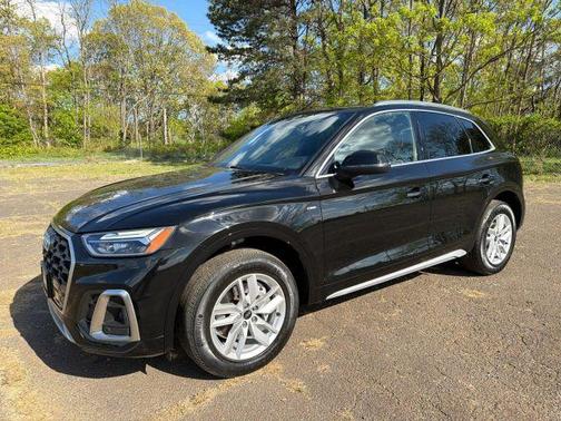 Mythos Black Metallic 2023 Audi Q5 45 S line quattro Premium