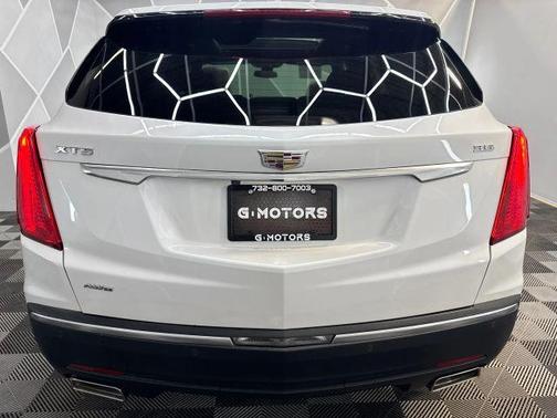 White 2017 Cadillac XT5 Premium Luxury