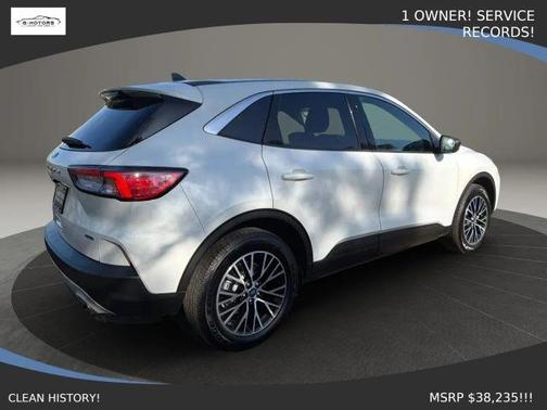 White 2022 Ford Escape PHEV SE