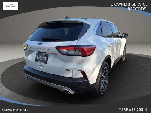White 2022 Ford Escape PHEV SE