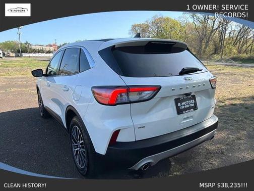 White 2022 Ford Escape PHEV SE