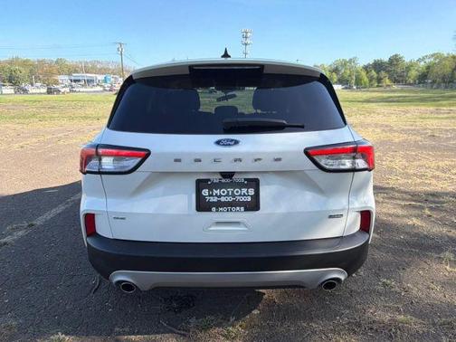 White 2022 Ford Escape PHEV SE