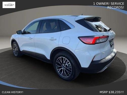 White 2022 Ford Escape PHEV SE