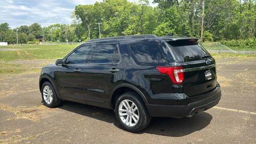 Black 2017 Ford Explorer Base