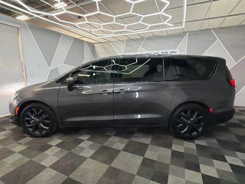 2019 Chrysler Pacifica Touring Plus