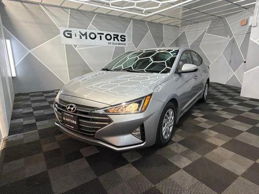 Silver 2020 Hyundai ELANTRA SE