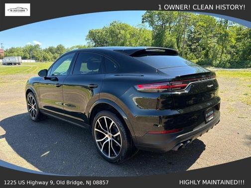 Black 2022 Porsche Cayenne Platinum Edition